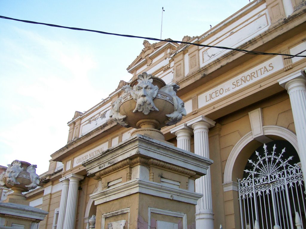 Colegio nacional Absalon Rojas by Ricardo Ciotti