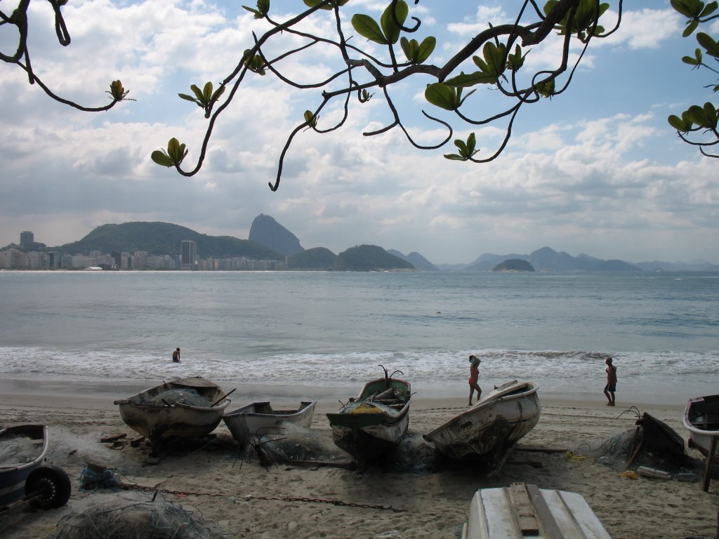 Copacabana/Ipenema beach, Sugarloaf in the distance by shuebydoo