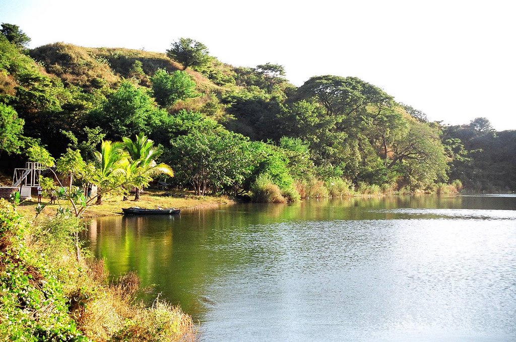 Laguna Aramuaca, San Miguel, El Salvador by melena4