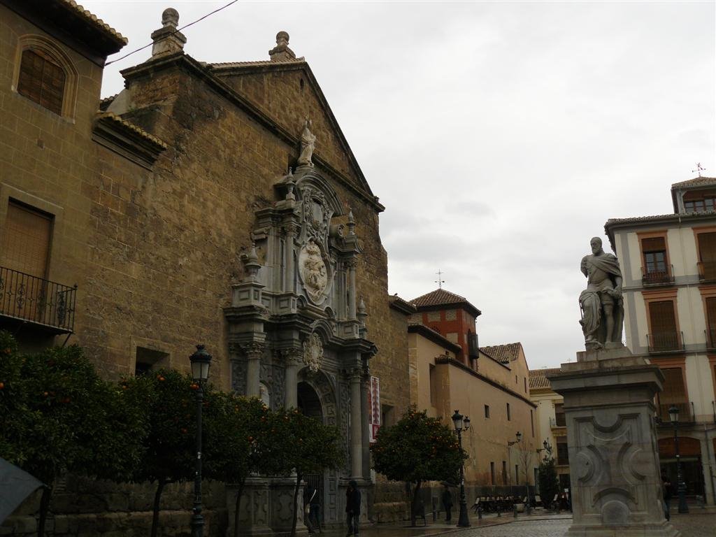 Iglesia san Justo y Pastor y estatua Carlos V by ftotti