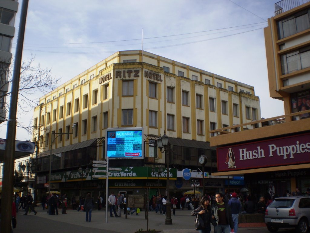 Barros Arana y Anibal Pinto desde Plaza Independencia. Concepción, Chile by Patricio Cabezas