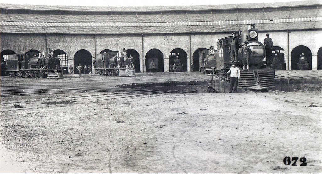 FCSF - Galpón de Locomotoras, hacia 1911 by Sociologia Argentina