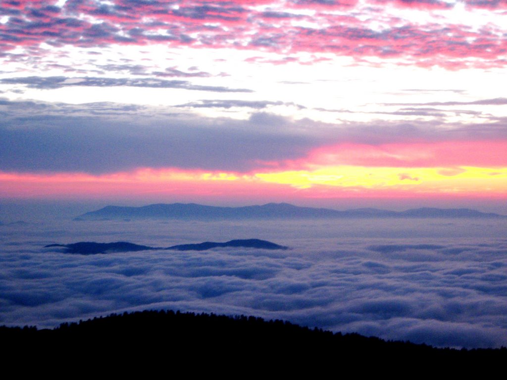 Sunrise at Clingman's Dome 2 by Idawriter