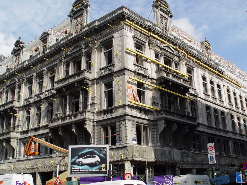 Building Renovations, Brussels, Sept. 2008 by C.D.B.