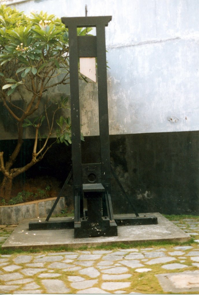 Inside hanoi hilton by sunmaya