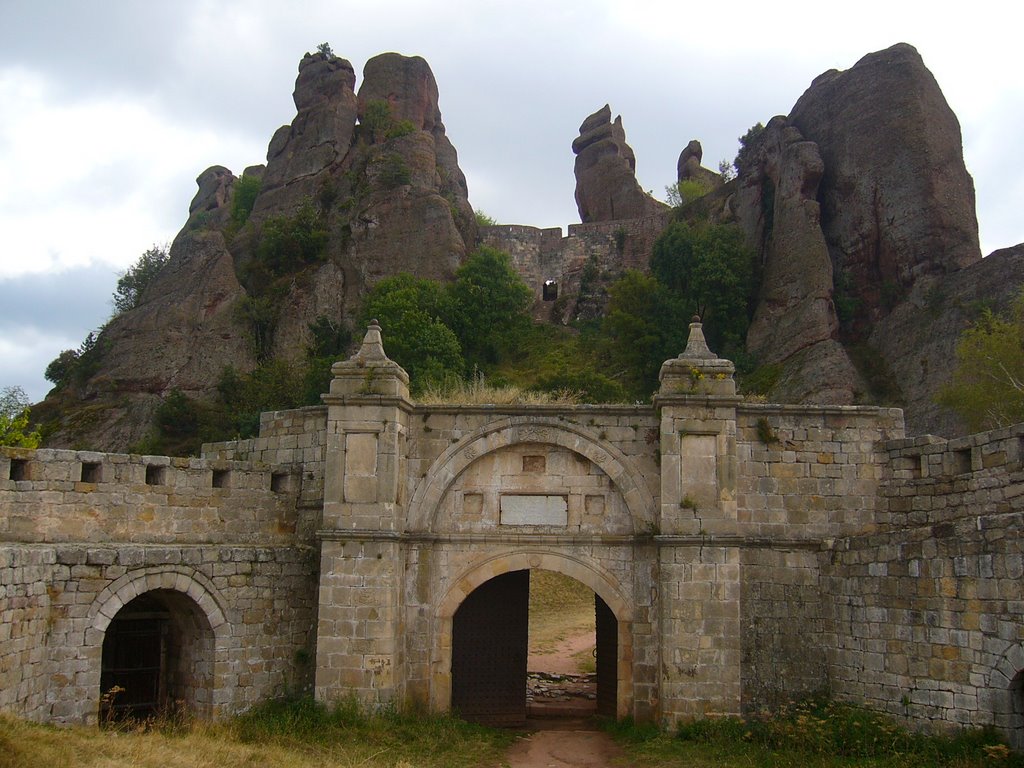 Белоградчишките скали и крепостта / The rocks of Belogradchik & the fortress by tsvetanar