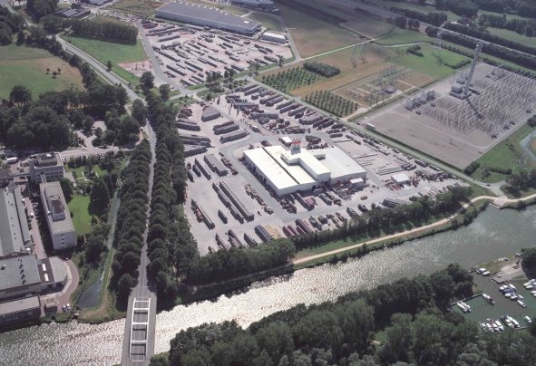 Morssinkhof beton vanuit de lucht (2) by daniel brughuis