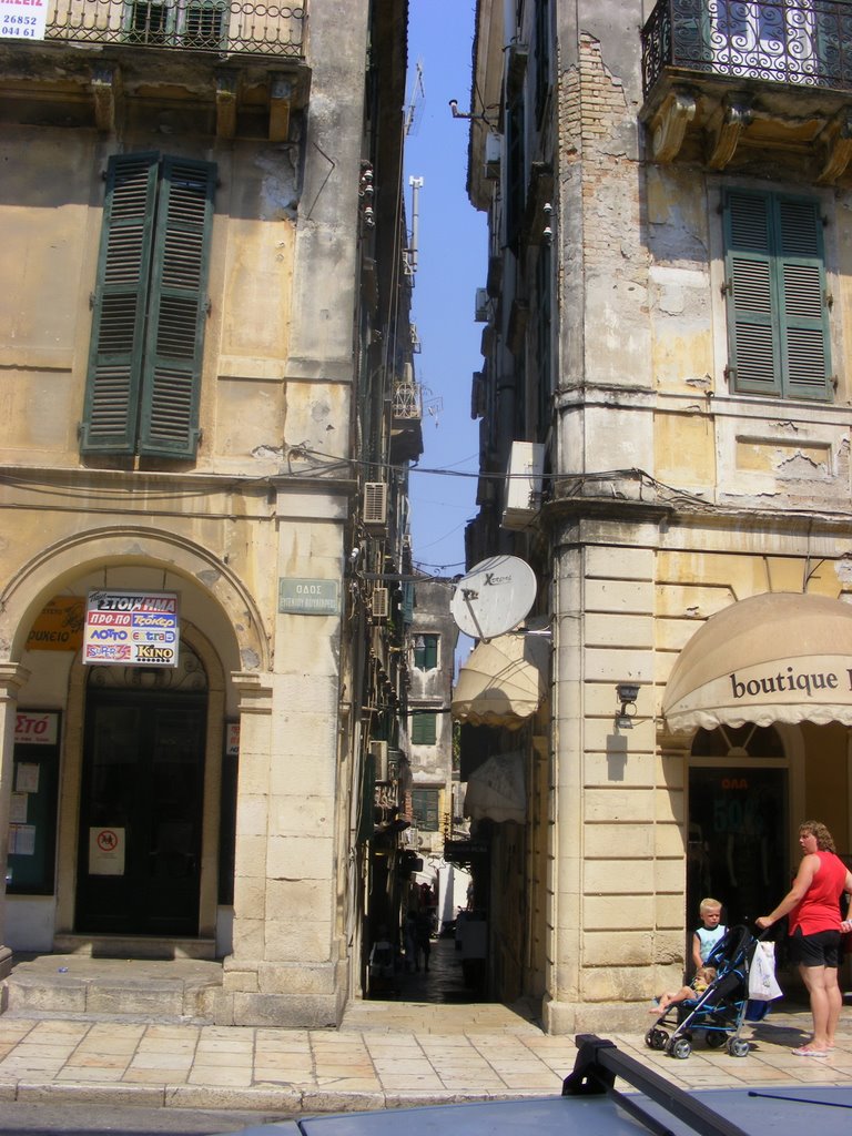 Corfu town by motzoi