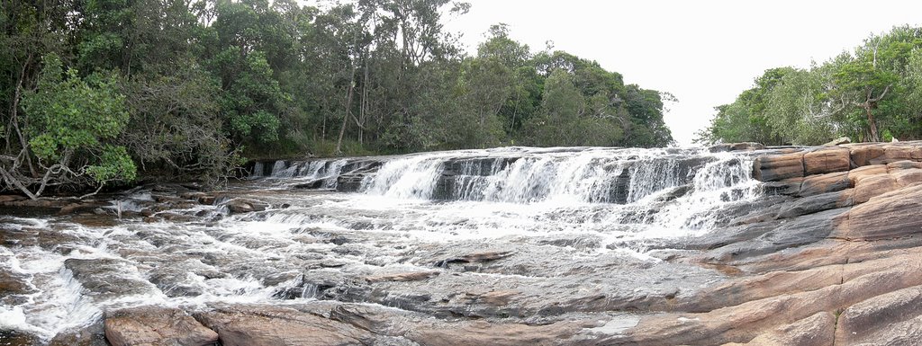 Gran Sabana - Km 171 - Rapidos de Kamoirán by carlo bianco