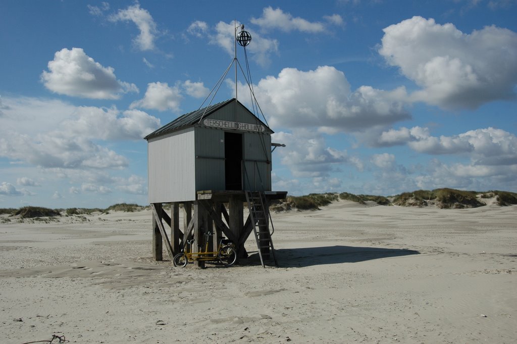 Terschelling, Reddingshuisje by R.Waterschoot