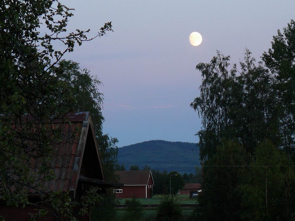 Månljus över Södra Moje by Mats Hjelm