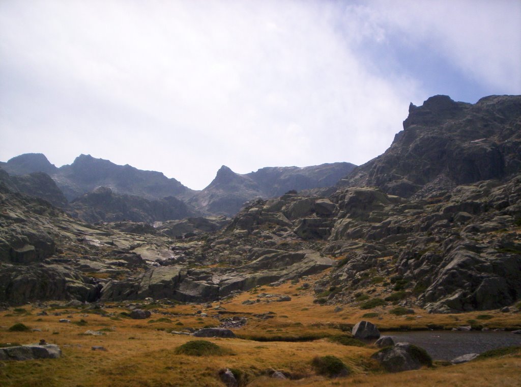 Laguna Majalaescoba by Daviles&Mariangeles