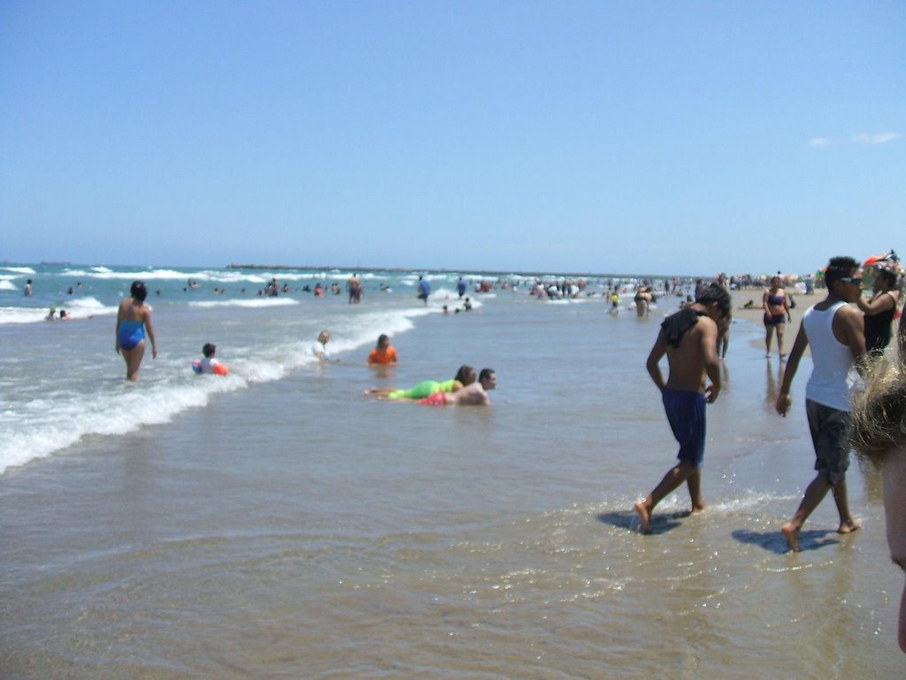 PLAYA TUXPAN by Jaime Antonio Cardon…