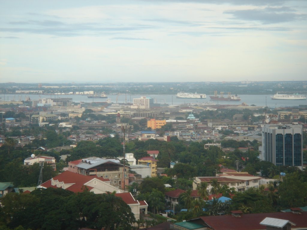 Cebu City. Crown Regency Hotel and Towers. August 2008 by InThreads