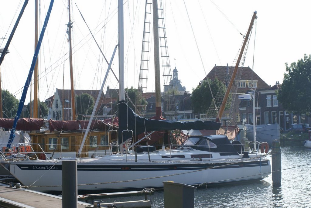 Enkhuizen - Kade - View SW towards Drommedaris by txllxt TxllxT