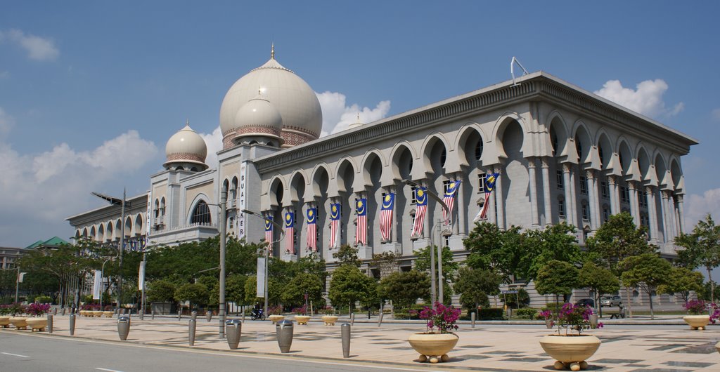 ISTANA KEHAKIMAN by mohd salim-yunus