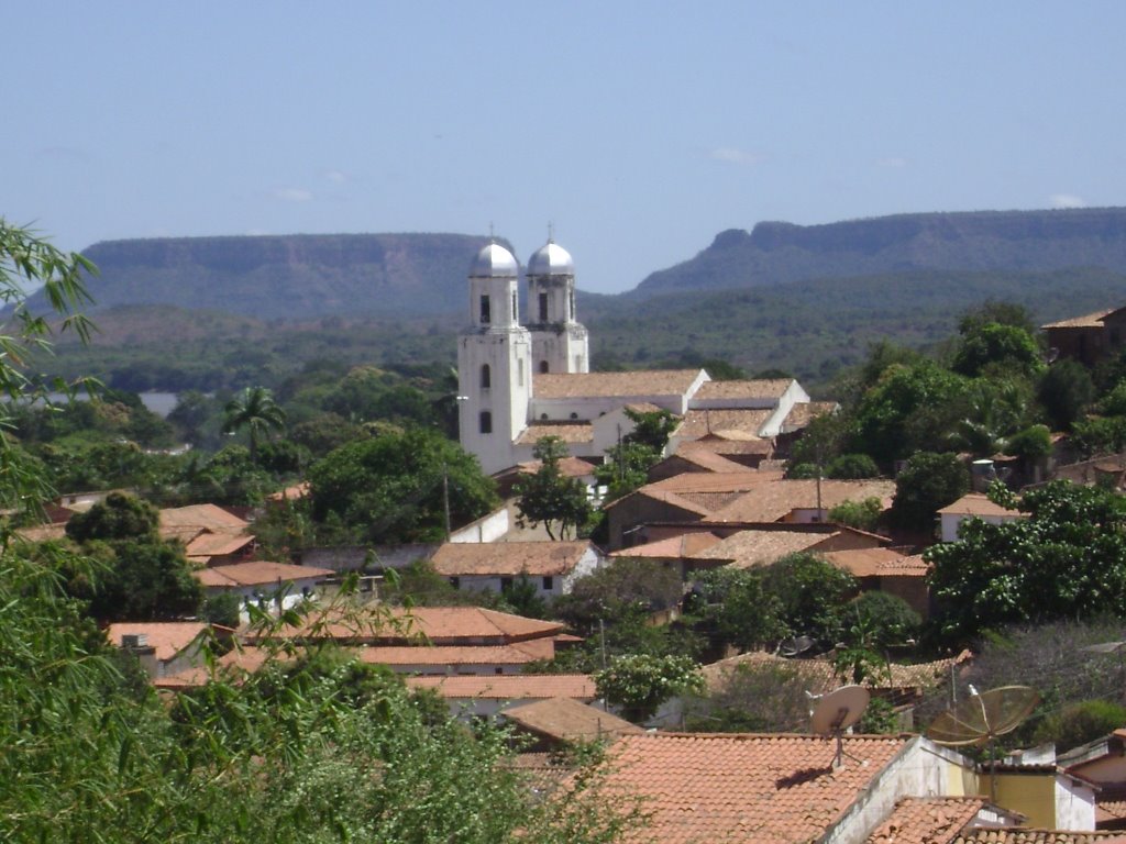 Igreja de São Gonçalo do Amarante, vista da casa do Lirão, em Amarante-PI by Adalto Araújo