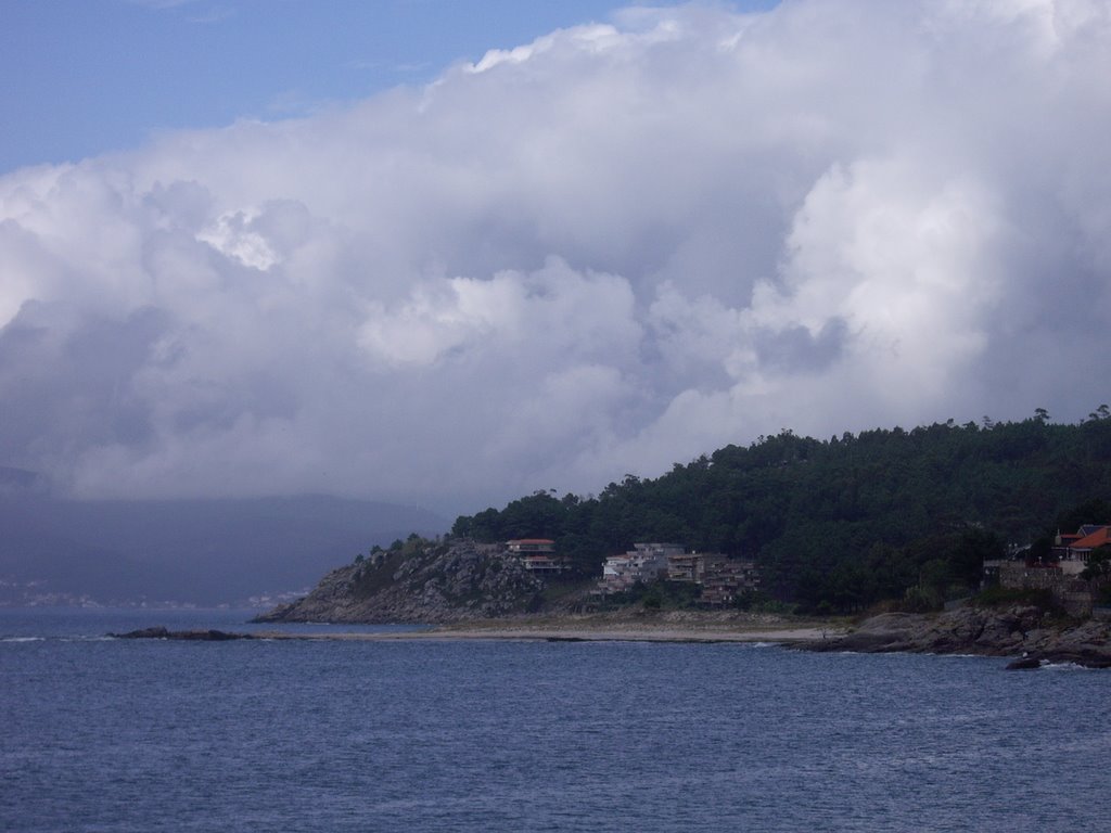 Cabeiro dende a igrexa de Porto do Son by AArmesto