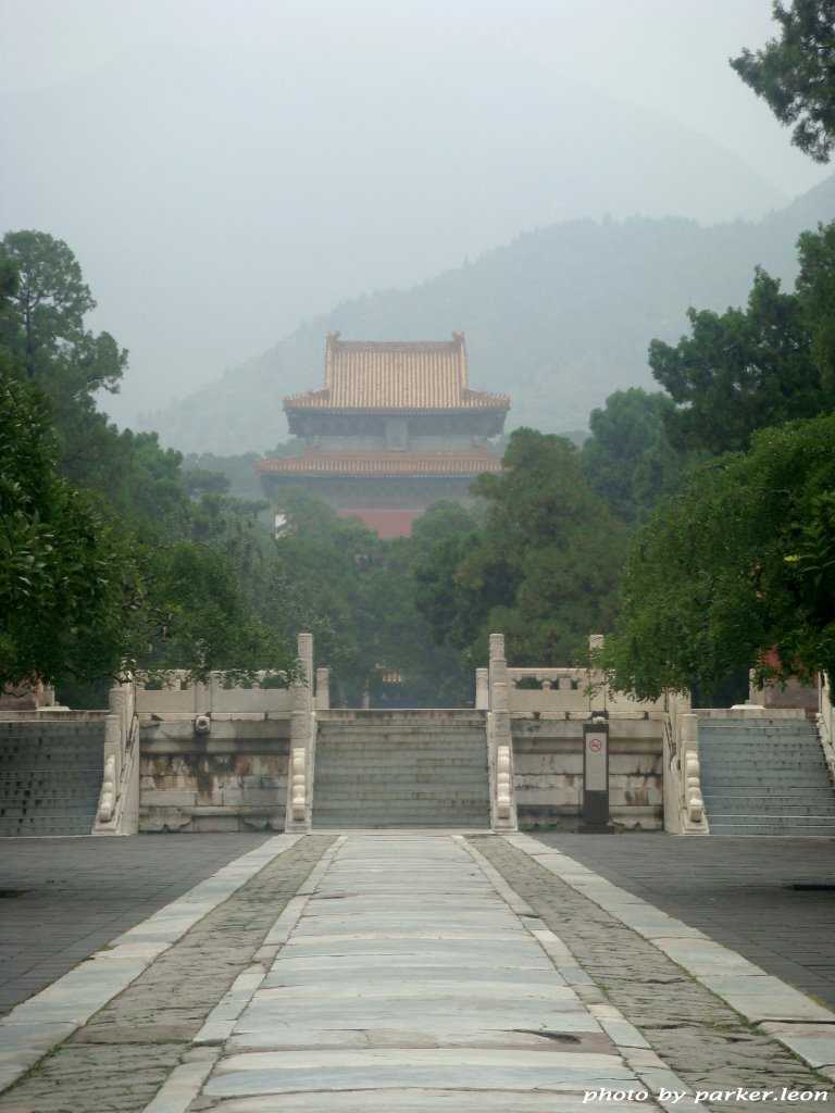 Ming dynasty Imperial Mausoleum——Ding ling. tomb Ming shen zong（明十三陵——定陵，明神宗显皇帝万历之陵，裬恩殿遗址和明楼） by parker.leon