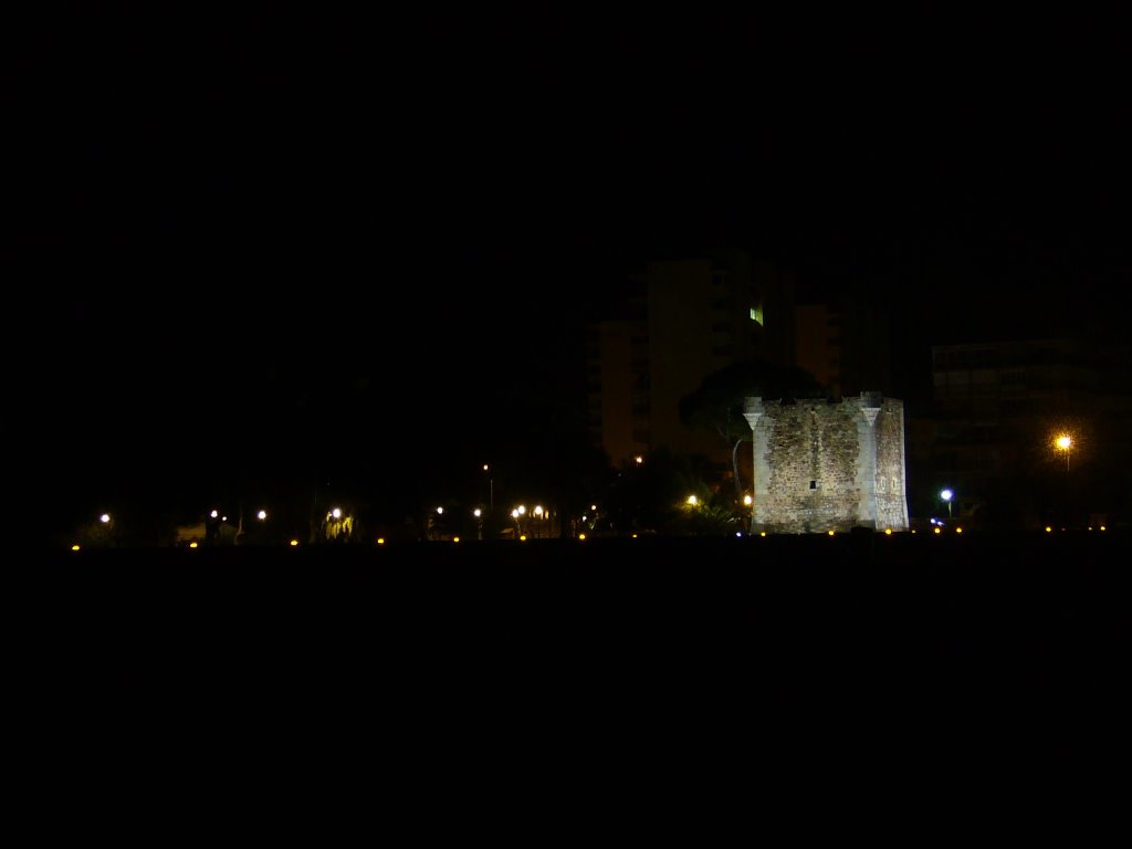 Torre san vicent de noche by s.j.