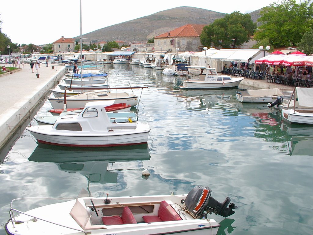 Trogir - csatorna 2005 by Palicz Gyula