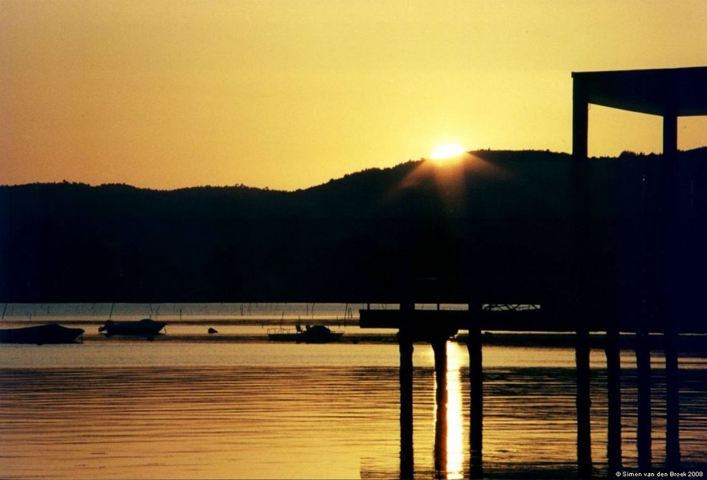 Lago Trasimeno Tramonto by Simon van den Broek