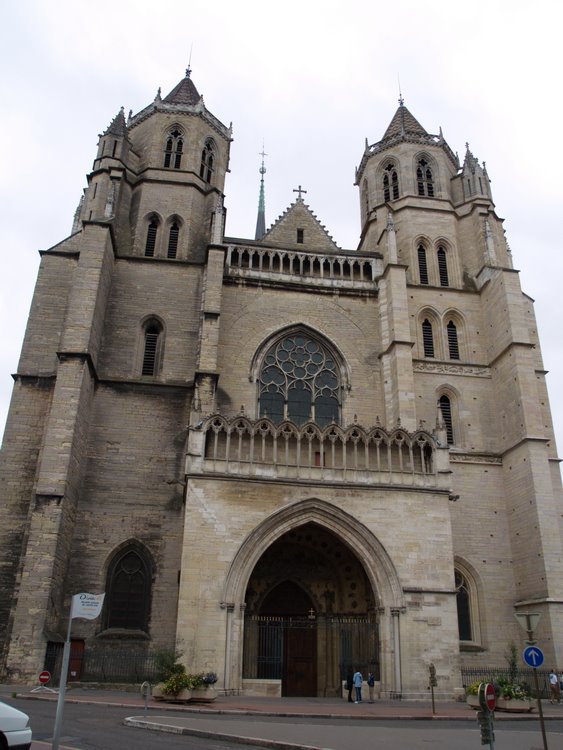 Dijon. Cathédrale Saint-Bénigne (s. XI-XIX). Façade. by Alexandre Álvarez