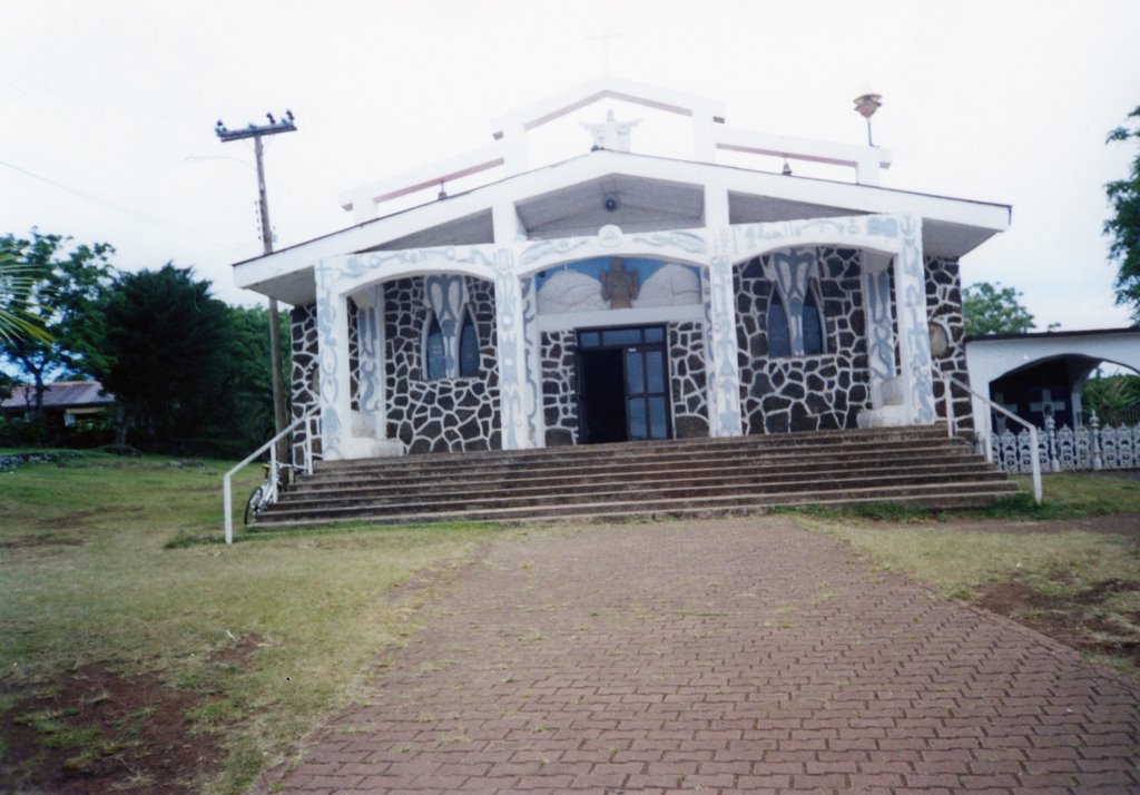 Isla de Pascua, Chile, Iglesia de Rapa Nui by Rolando Canessa