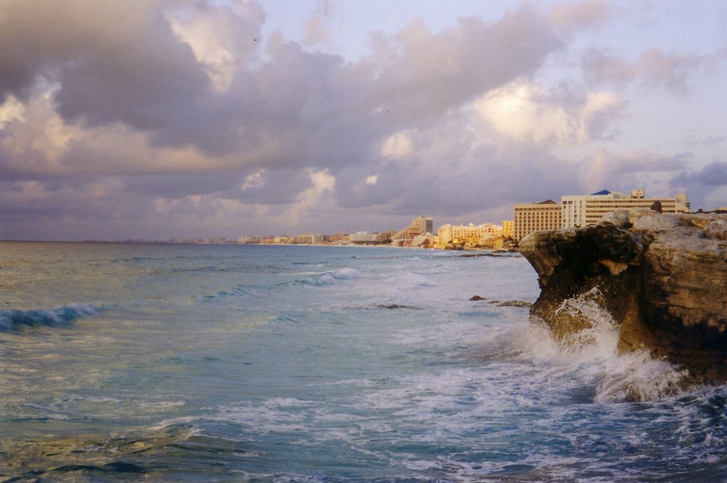 Playa de Cancún by Ser Viajero