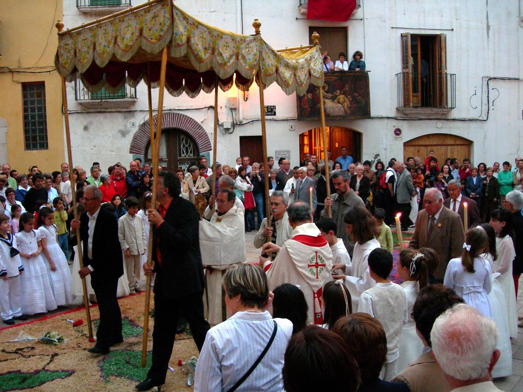 Procesión de Corpus Christi a La Geltrú by Enric Gr