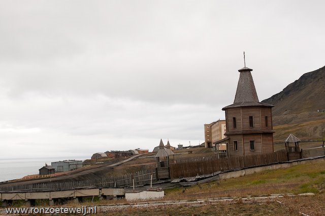 Barentsburg by Ron Zoeteweij