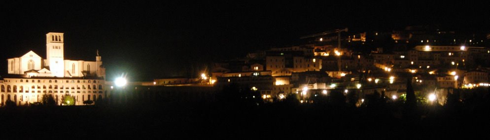 Assisi by night by Valenti Daniele