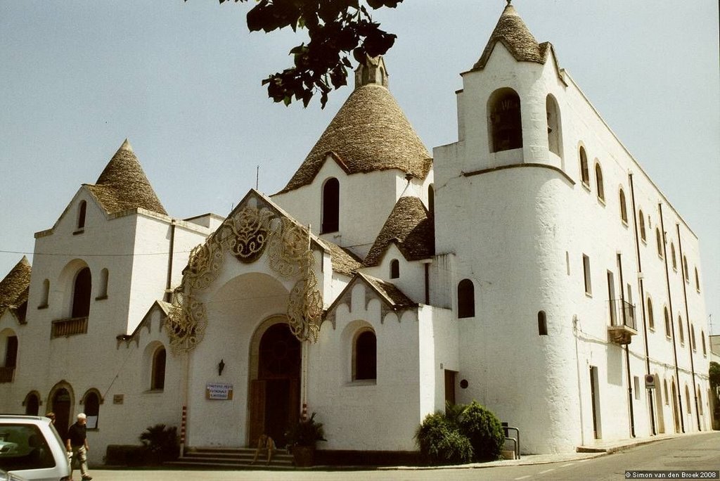 Alberobello Chiesa di S. Antonio by Simon van den Broek