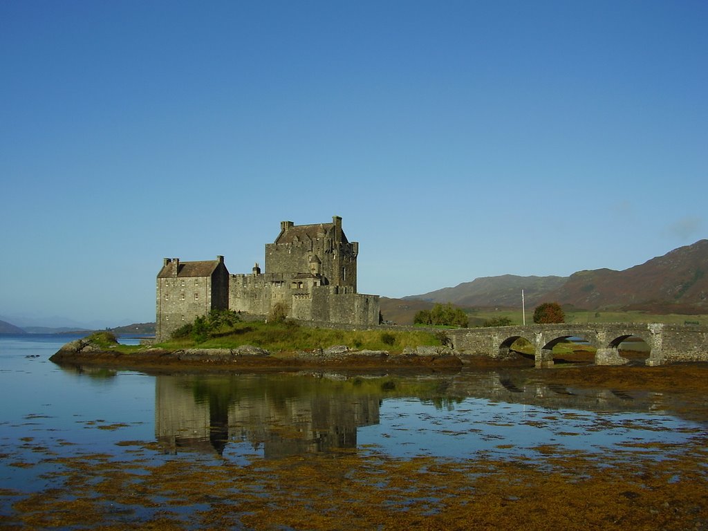 Castelo de Eilean Donan by F.M.