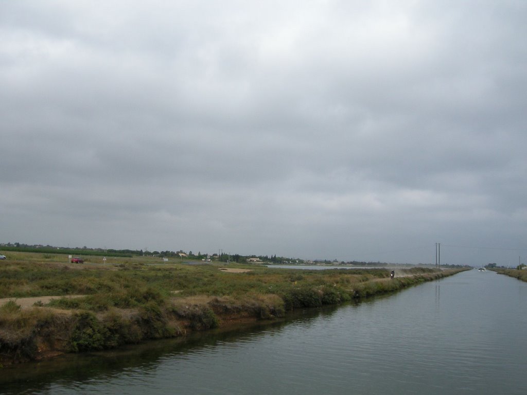 Canal du Midi - vue en direction de l'étang de thau (rs) by booh