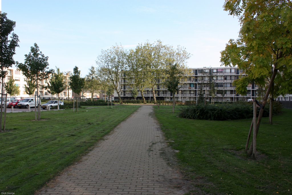 Uranusstraat - park (2008) by Dick Slottje