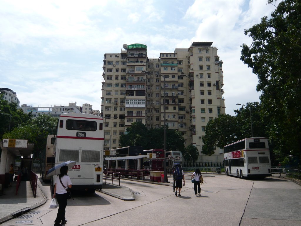 Yuet Wah Street Bus Terminal by LSGI4321