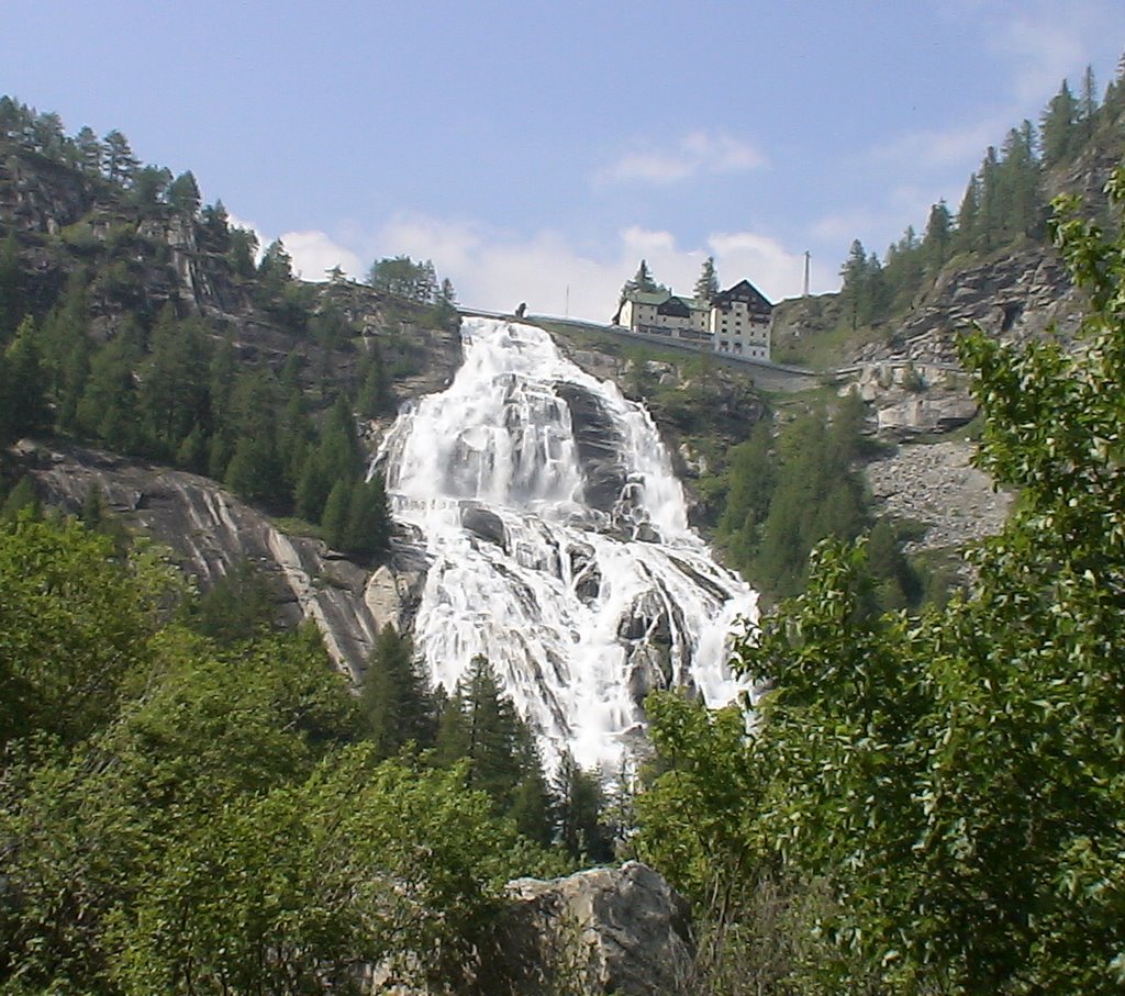 Cascata del Toce by 19u49