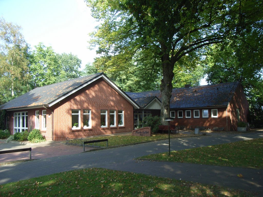 Martin Luther Haus * Gemeindehaus * by Bernd Tschackert