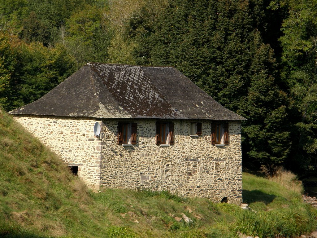 Estivaux, Limousin, France (Pont de Comborn by Christian31