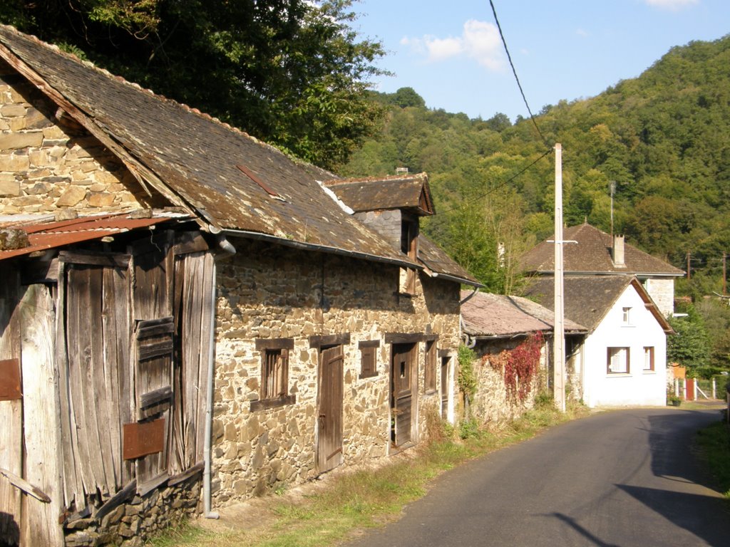 Estivaux, Limousin, France (Village de Comborn) by Christian31