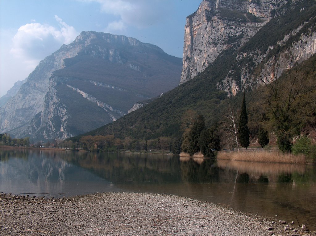 Lago di Santa Massenza by eugene.kashin