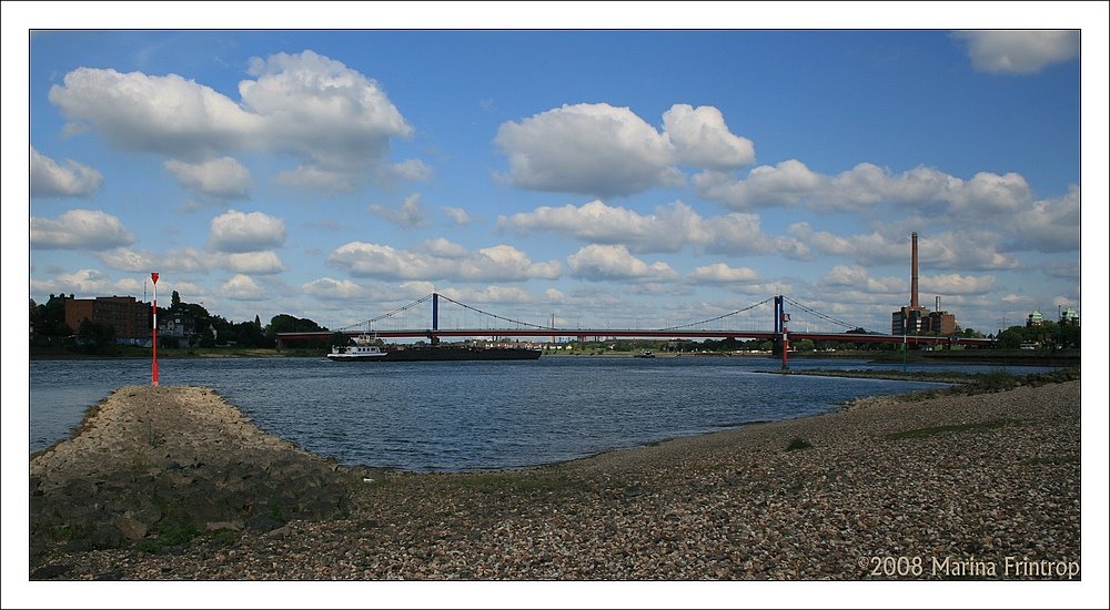 Rhine shore Duisburg, Germany - Rhein-Ufer Duisburg-Neuenkamp mit Blick auf Homberg, Ruhrort und Laar by Marina Frintrop