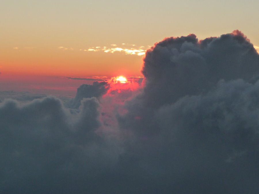 Sunset from Haleakala by magicmartin