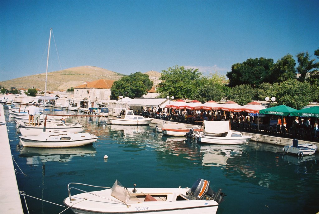 Trogir - Embarcadero by Roberto Gallego