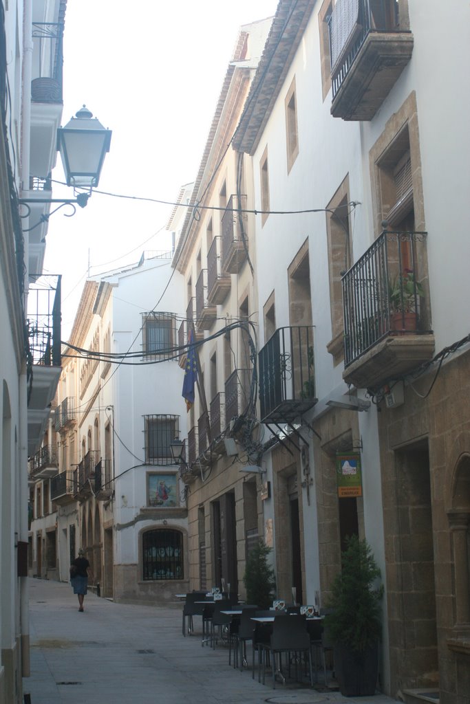 Ruelle à Javea by Parisot Martine