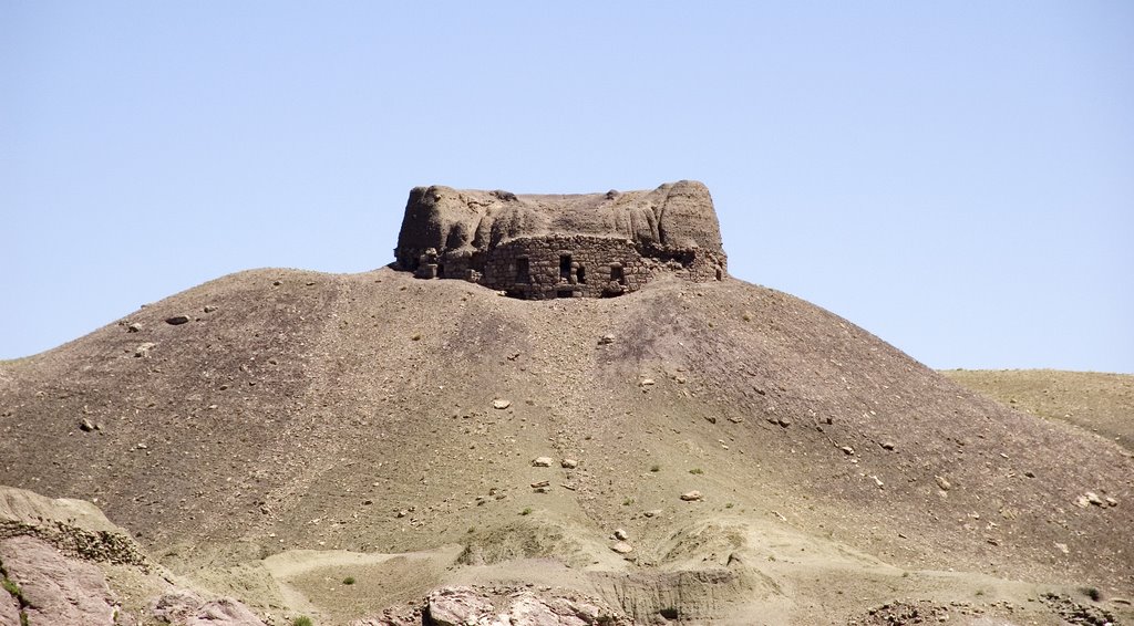 Hosap Castle, Guzelsu, Gurpınar, Van, Turkey by Seref Halicioglu