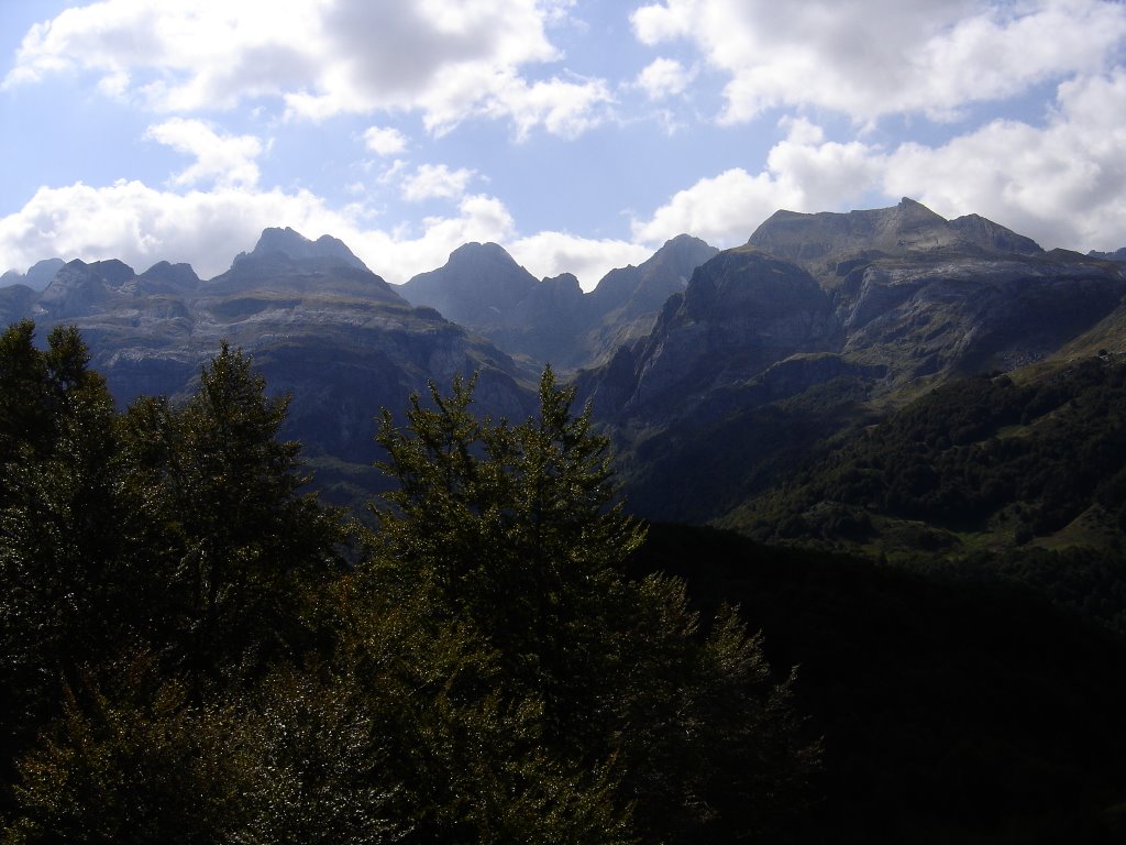 Pico de Aspe by Carlos Sarasa Pardo