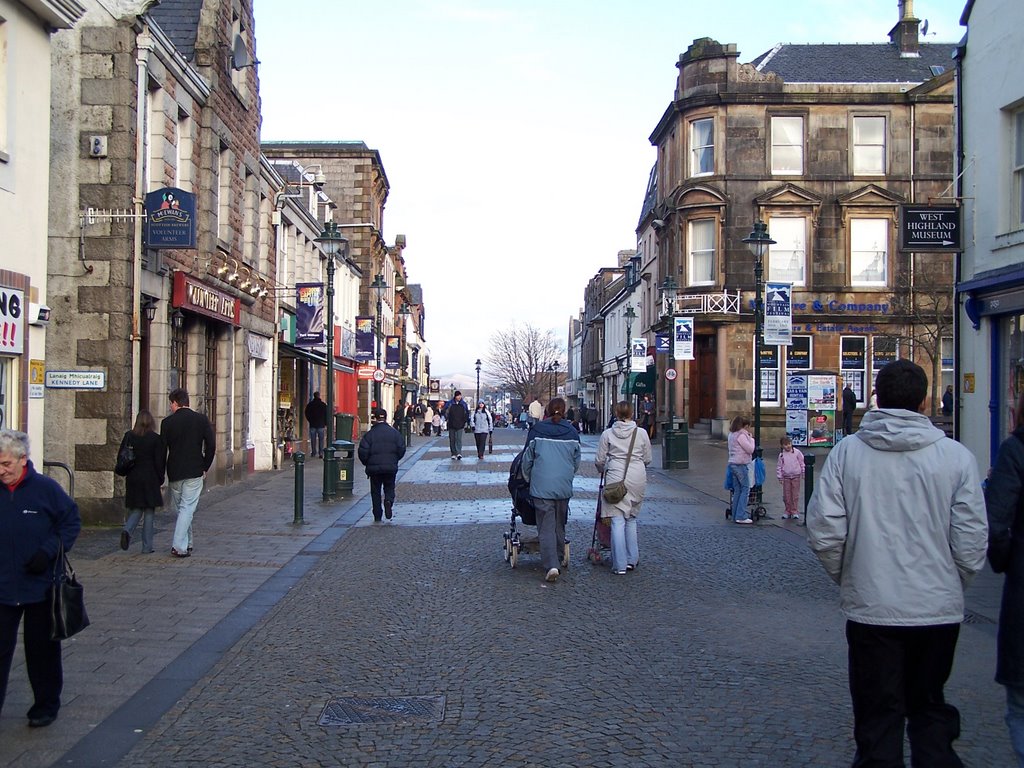 Fort William High Street by Piotr Kedzierski