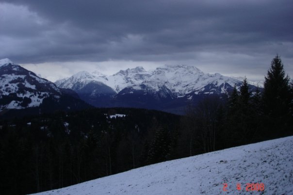 Nuage menasant sur les alpes by brijen